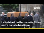 Le cercueil de Bernadette Chirac entre dans la basilique Sainte-Clotilde à Paris