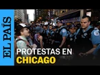 Los manifestantes anti-ICE se enfrentan con la policía en CHICAGO | EL PAÍS