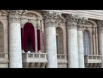 “Habemus Papam”, l'annuncio del Cardinal Mamberti da balcone San Pietro: È Robert Francis Prevost