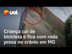 Criança cai de bicicleta e fica com roda presa no crânio em MG; vídeo