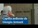 Cientos de personas acuden al Teatro Armani de Milán para despedir al diseñador