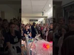 Kimber Mills muore a 18 anni, i compagni si radunano in ospedale per l'ultimo saluto