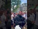 Southgate-Doppelgänger? Englische Fans feiern deutschen Polizisten  #em2024 #shorts