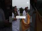 Un grupo de druidas da la bienvenida al otoño en Londres #otoño #londres