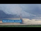 Un tornado causa graves daños a su paso por el estado de Colorado