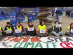 Fridays for Future, manifestanti alle Finals: "Sinner, speak about climate!"