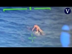 Localizado vivo y a la deriva un joven que desapareció al intentar rescatar su moto acuática