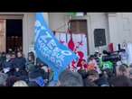 Il minuto di silenzio in piazza a Calenzano alla manifestazione dei sindacati dopo la tragedia