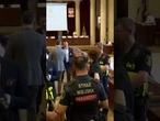CAŁKOWITY PARALIŻ! Burzliwa sesja Rady Warszawy. Puściły im nerwy!