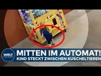 SPIELZEUG-DRAMA IN OHIO: Kind steckt in Greifautomat – Sicherheitskräfte befreien ihn aus der Falle!