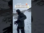 Duro na queda!  Primeira vez de brasileiros na neve termina em cena inesperada e hilária