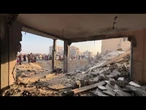 GAZA, ancora bombe su campi profughi ormai spettrali: decine di vittime tra i civili