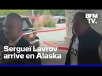 Le ministre russe des Affaires étrangères arrive en Alaska avec un pull floqué "URSS"