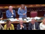 Meloni risponde a Silvestri sulle 'ginocchiere', ovazione dal centrodestra alla Camera