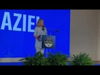 Ecco il laccio tricolore del cellulare di Giorgia Meloni, alla conferenza stampa dopo le Europee