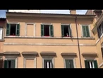 Fratoianni espone bandiera palestinese da finestre sede nazionale Sinistra italiana
