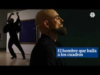 El hombre que baila a los cuadros