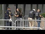 Homem é preso por atear fogo em frente a prédio federal em Nova York | AFP