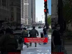 Chicago, rider in bici sfugge a una decina di agenti Ice: il video diventa virale