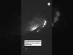 Impresionante imagen de un meteorito cayendo junto al volcán Mayon de Filipinas
