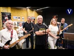 Joan Gràcia sorprende cantando después de 40 años sin decir ni mu con el Tricicle