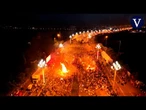Miles de personas celebran el Festival de las Antorchas Yi en Sichuan con hogueras