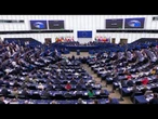 Proteste al Parlamento Ue contro rifiuto minuto silenzio per Kirk, eurodeputati battono sui banchi