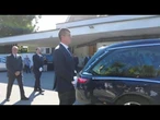 L'arrivo del feretro di Emilio Fede alla Chiesa di Dio Padre a Milano 2