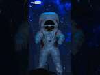 China reveals space suit for moon landing