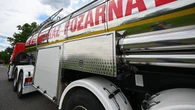 Kłęby czarnego dymu nad miastem. Pożar hali z chemikaliami we Włocławku