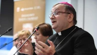 Decyzja Watykanu w sprawie bp. Regmunta. Kuria przeprasza za krzywdy i zaniedbania