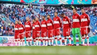 Premier: W sobotę mecz z Hiszpanią; trzymamy kciuki za naszych piłkarzy