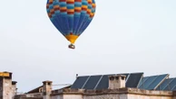 Balon na ogrzane powietrze spadł na ruchliwą ulicę. Są ofiary
