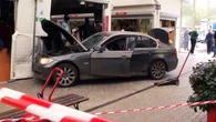 BMW staranowało wejście do galerii. Wszystko przez... zaklinowany but
