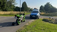 Motocyklista uciekał z prędkością 220 km/h. Miał zakaz prowadzenia pojazdów