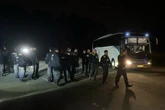 Fußballfans attackieren Polizisten: Beamter dienstunfähig