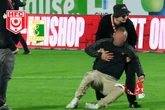 Jagdszenen in der Regionalliga: Schlag von Chemie-Spieler auf HFC-Fan war "Notwehr"