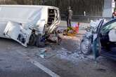 Mazda kracht in VW-Transporter: Vollsperrung nach heftigem Crash auf A4