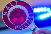 18-Jähriger flüchtet vor Polizeikontrolle: 18.500 Euro Schaden durch Unfälle