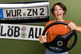 Heimat-Kennzeichen kontra Kreiskonstrukte: Während der "Total Doofe Ossi" ausstirbt, ist der MEI dominant