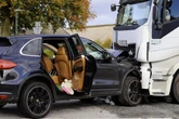 Drei schwer verletzte Personen nach Frontalcrash: Waren die Kinder nicht angeschnallt?