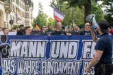 Angriff nach Hass-Demo auf Journalisten: Razzia gegen Neonazis
