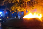Container mit Sperrmüll in Flammen: Polizei sucht Zeugen