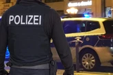 Mann betritt Bar in Frankfurt, schreit und attackiert Gäste: Drei Verletzte