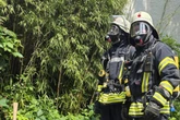 Brand in Mehrfamilienhaus: Für eine Person kommt jede Hilfe zu spät