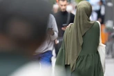 Wegen Kopftuch: Dresdner Seniorin sieht rot