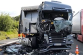 Schwerer Unfall auf der A1: Einsatzkräfte klagen über Rettungsgasse und Gaffer