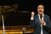 Dresdner Musikfestspiele: Was hat denn Bastian Pastewka hier auf der Bühne zu suchen?