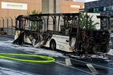 Feuer am Frankfurter Flughafen: Bus brennt vollständig aus