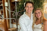Nach mehr als vier Jahren war es so weit: Paar hatte seinen ersten Kuss auf seiner Hochzeit